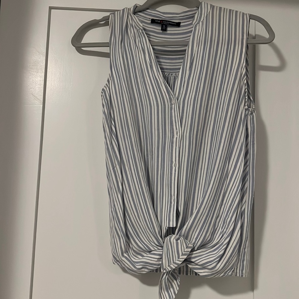 One clothing sleeveless tie front blouse